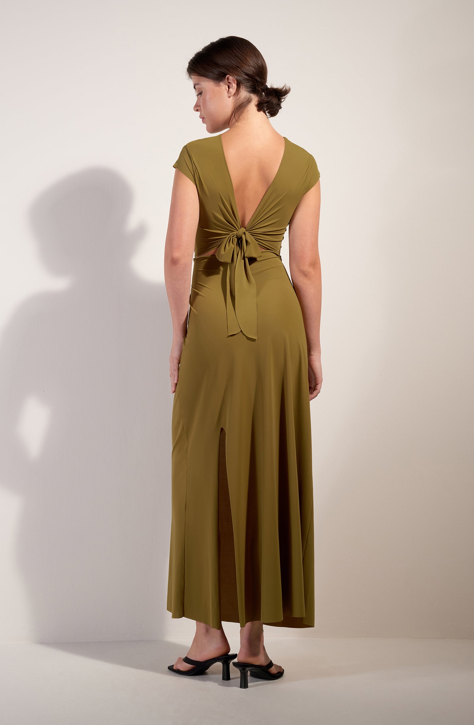 kolil - Robe longue noire découpe cropped - Pain de Sucre