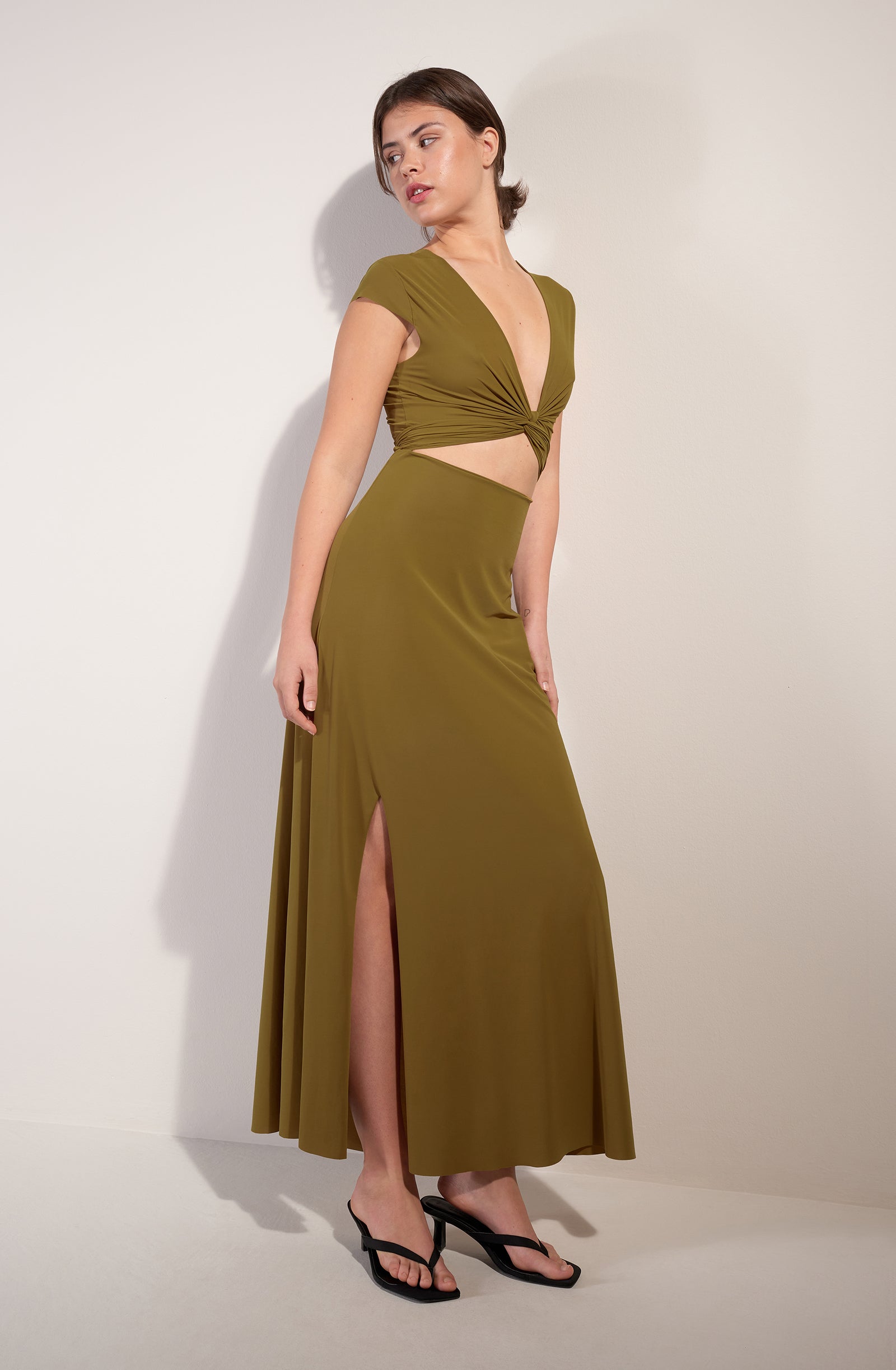kolil - Robe longue noire découpe cropped - Pain de Sucre
